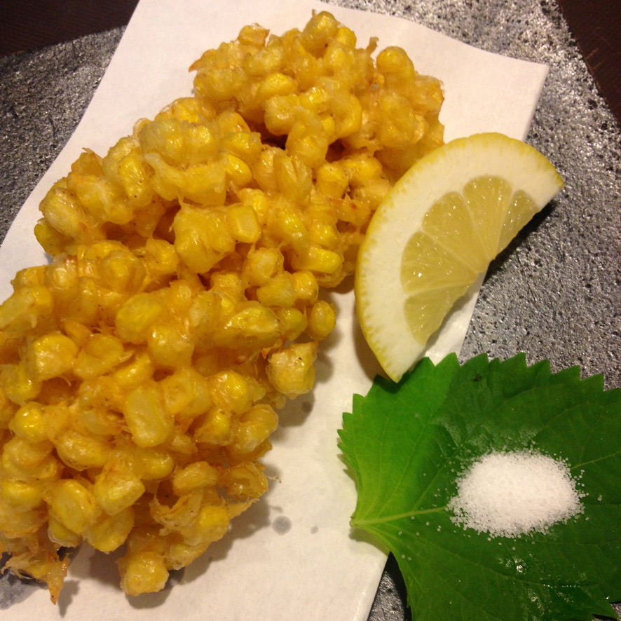 本日はおすすめのおつまみをご紹介します！

甘みと香ばしさがはじける夏の一番人気
とうもろこしのかき揚げ

🫛旬の旨みがギュッ、やめられない止まらない🫛
茹でたて枝豆

梅肉でさっぱり、夏にぴったりの涼味
はもの湯引き

その他にもおすすめの一品料理多数ございます！
皆様のご来店心よりお待ちしております！